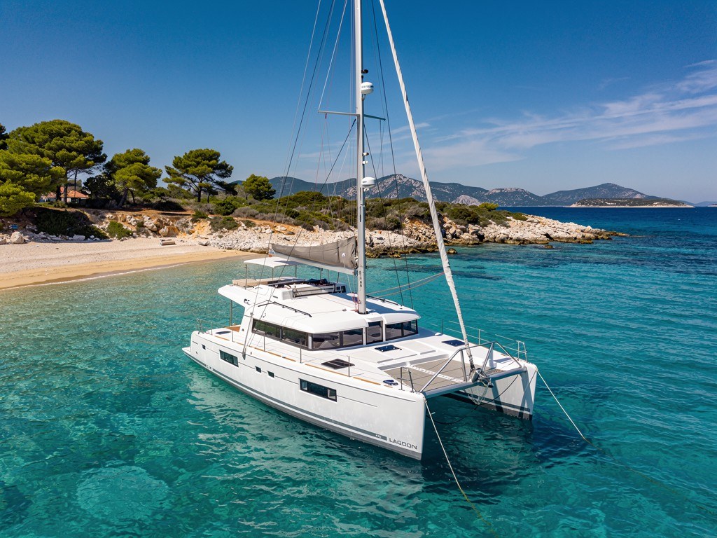 Catamaran Lagoon 380